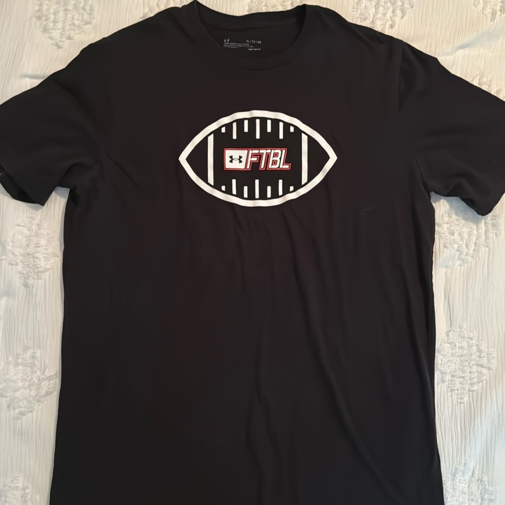 Under Armour Men’s Black XL shirt
